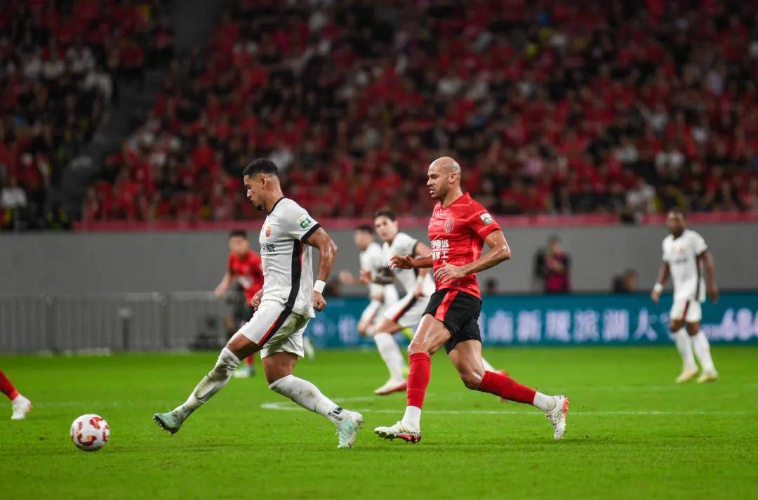 榜首大战,胜!成都蓉城登顶