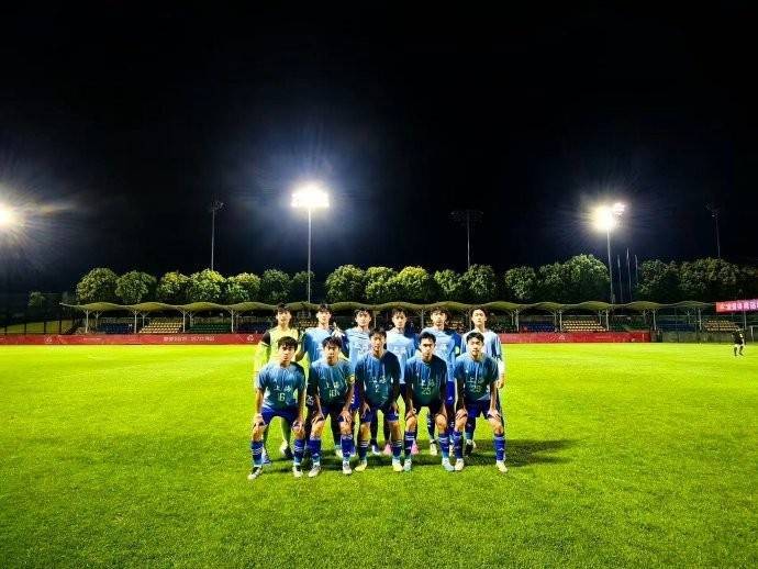 上海U16男足全运会小组赛两战全胜，以小组头名挺进1-8名排位赛