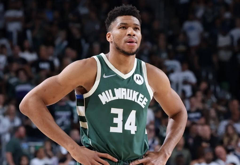 NBA历史走步之王：揭秘Top10球员走步次数排名