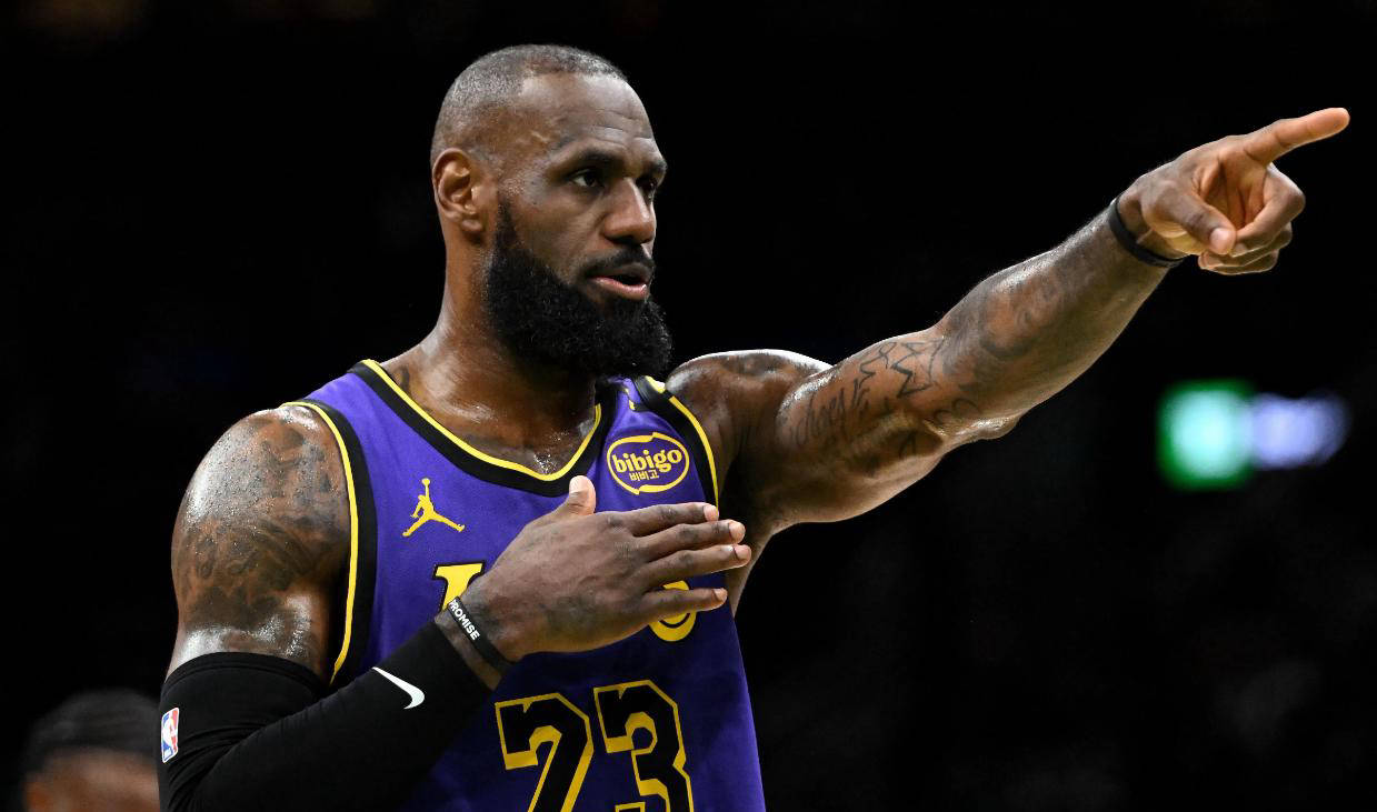 NBA历史走步之王：揭秘Top10球员走步次数排名