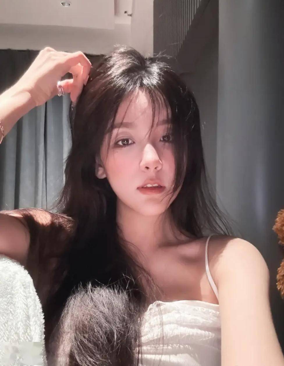 解说Rita那么漂亮，为什么没有职业选手和解说追求她？